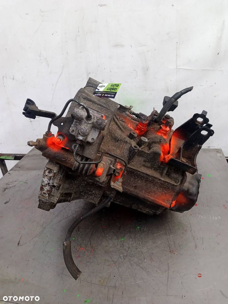 SKRZYNIA BIEGÓW TOYOTA COROLLA E12 - 4