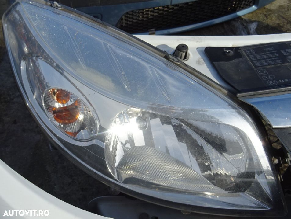 Fata completa Dacia Sandero din 2009 volan pe stanga - 3