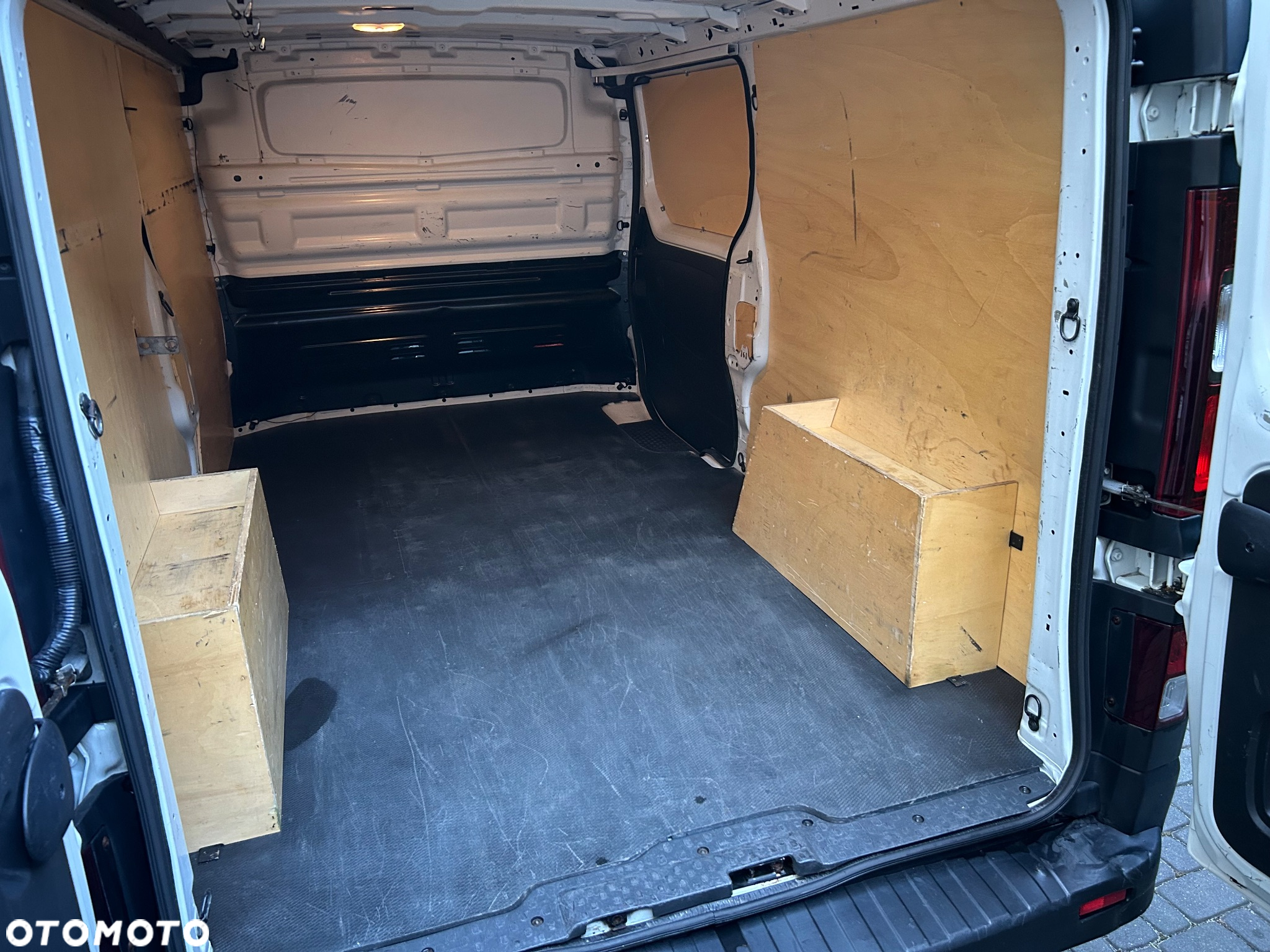 Renault Trafic - 23