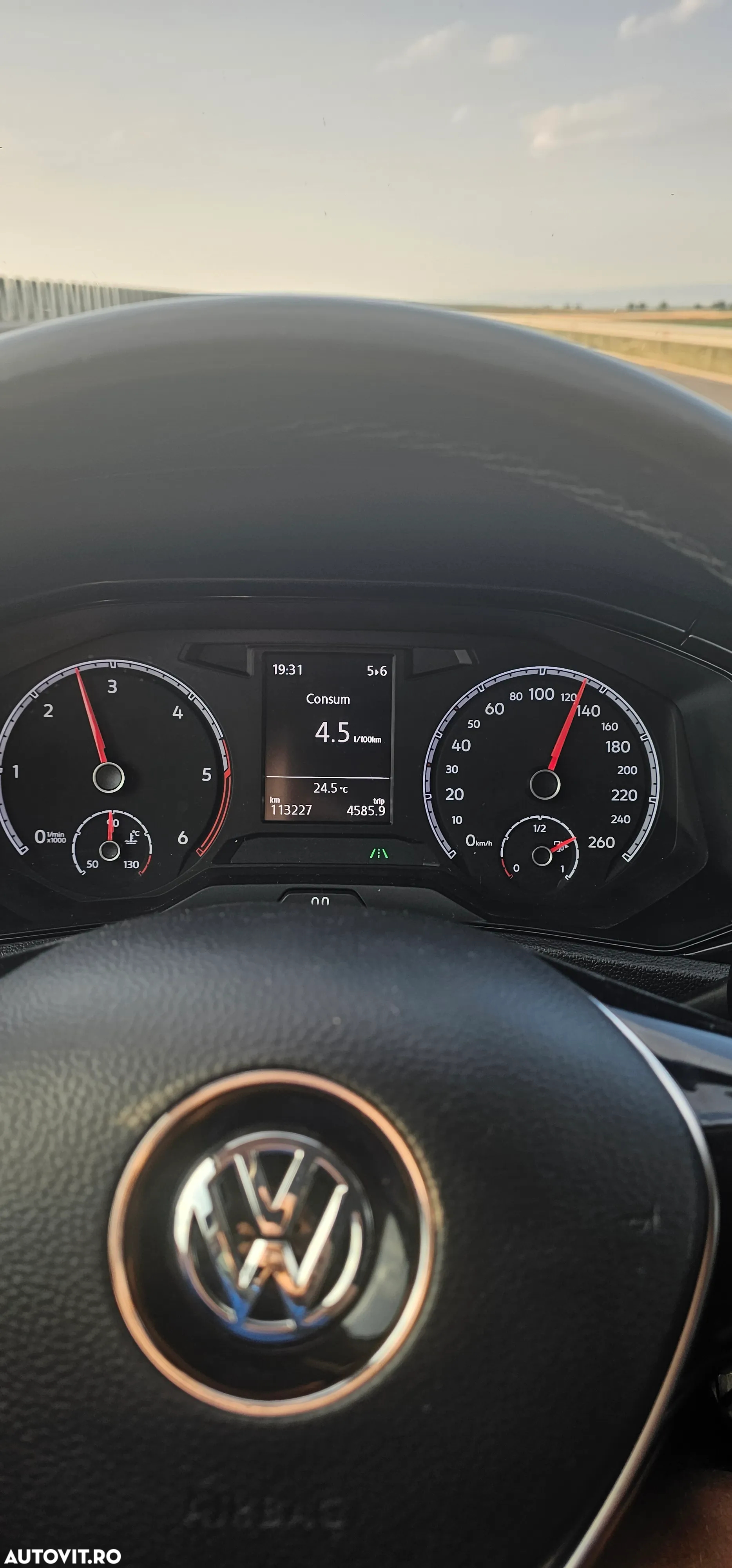 Volkswagen T-ROC 1.6 TDI Design - 9