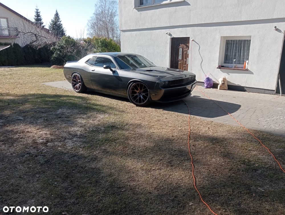 Dodge Challenger - 24