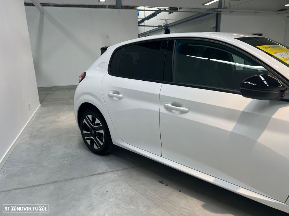 Peugeot 208 1.2 Hybrid Allure e-DCS6 - 5