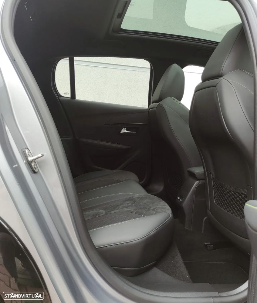 Peugeot e-208 GT - 29