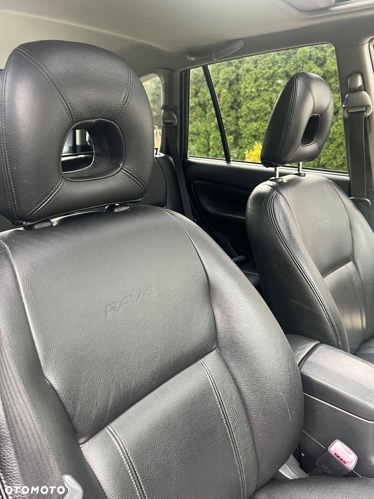 Toyota RAV4 2.0 D-4D Prestige - 13