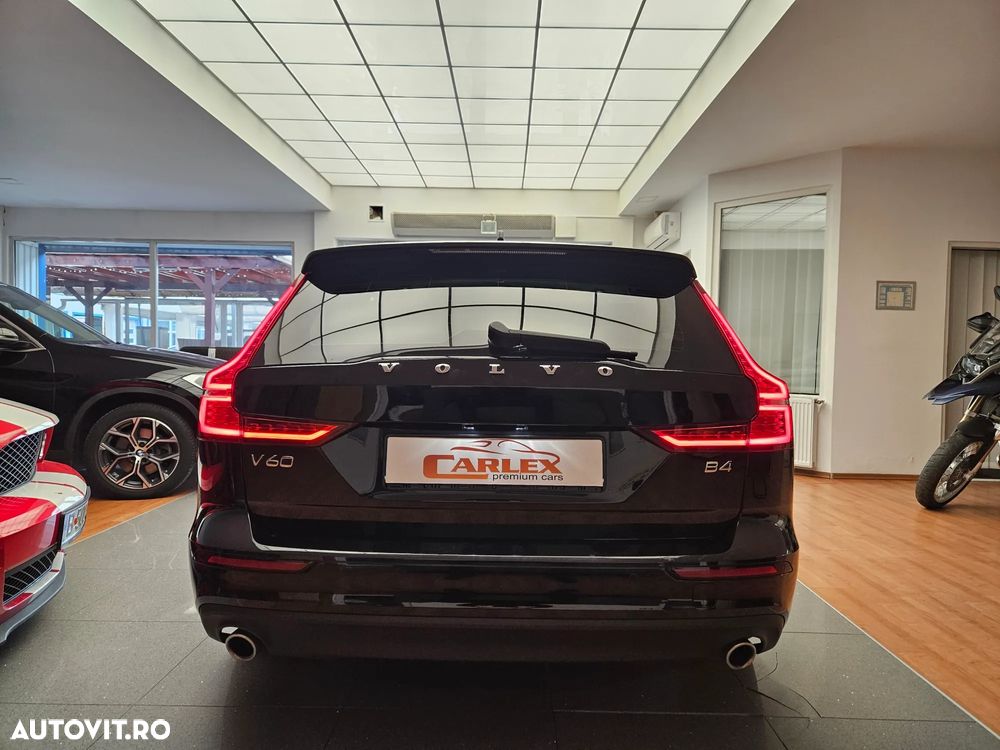 Volvo V60 B4 MHEV AT8 FWD Momentum Pro - 6