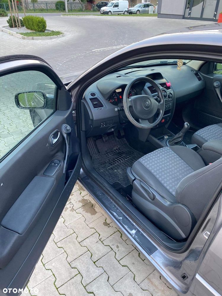 Renault Megane 1.6 16V Dynamique Euro5 - 6