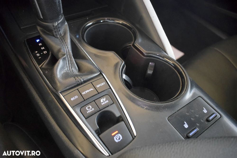Toyota Camry Business Edition - 13