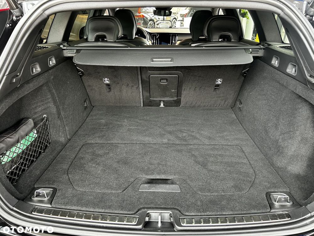 Volvo V60 Cross Country - 8