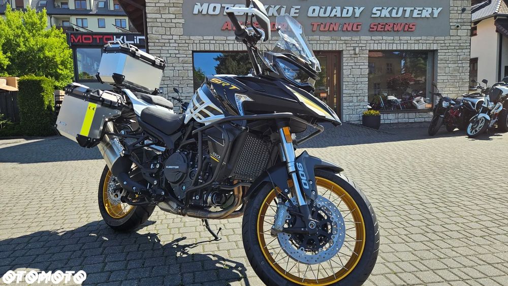 QJMOTOR SRT900SX - 2