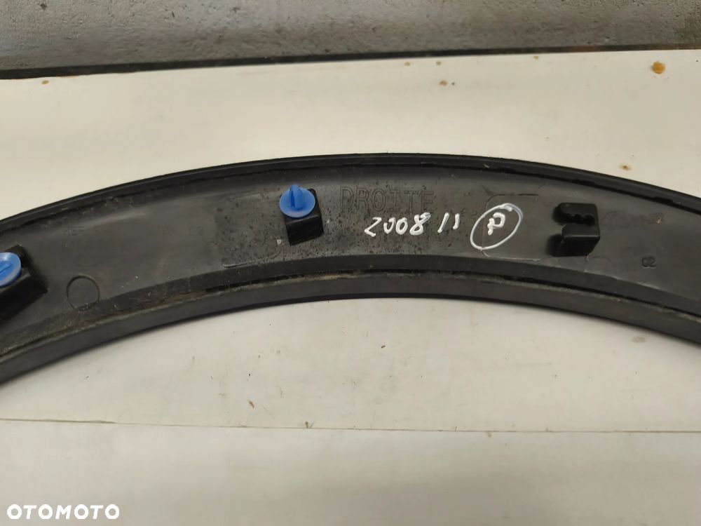 LISTWA NAKŁADKA BŁOTNIKA PRAWY PRZÓD 9825736680 PEUGEOT 2008 II - 4