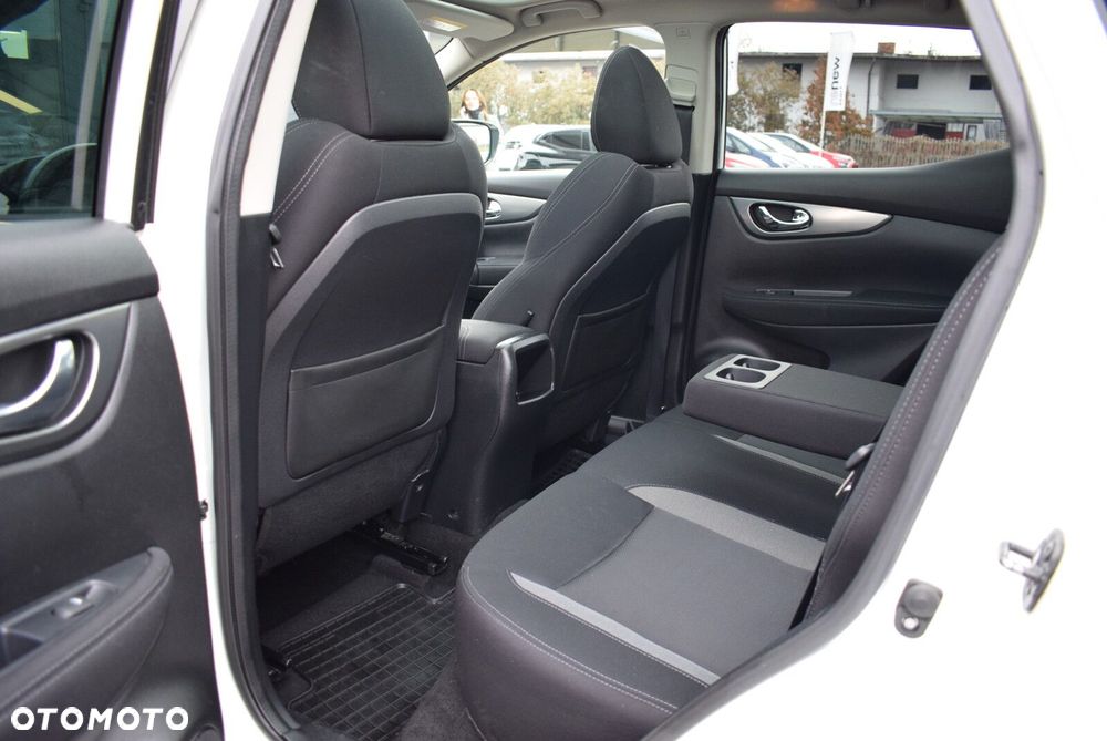 Nissan Qashqai 1.2 DIG-T N-Connecta - 25