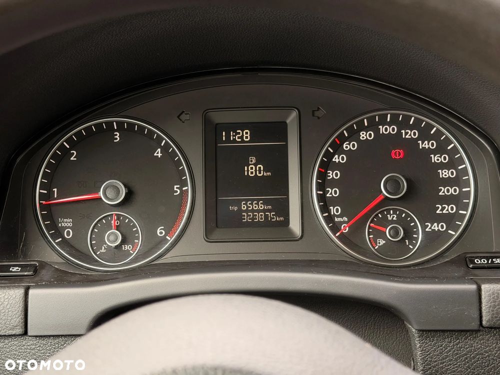 Volkswagen Golf - 32
