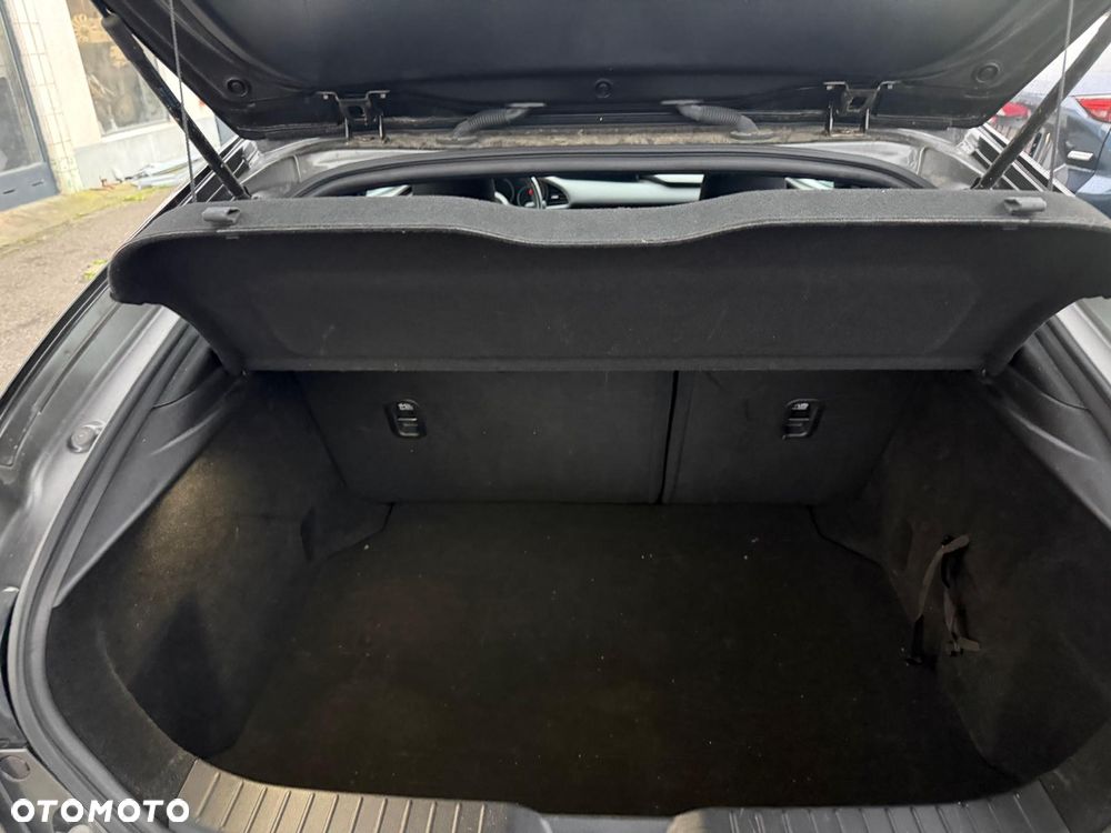 Mazda 3 SKYACTIV-G 2.0 M-Hybrid SELECTION - 5
