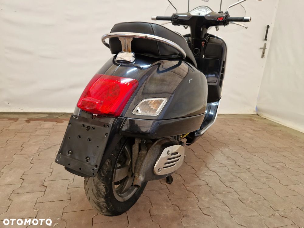Piaggio Vespa - 18