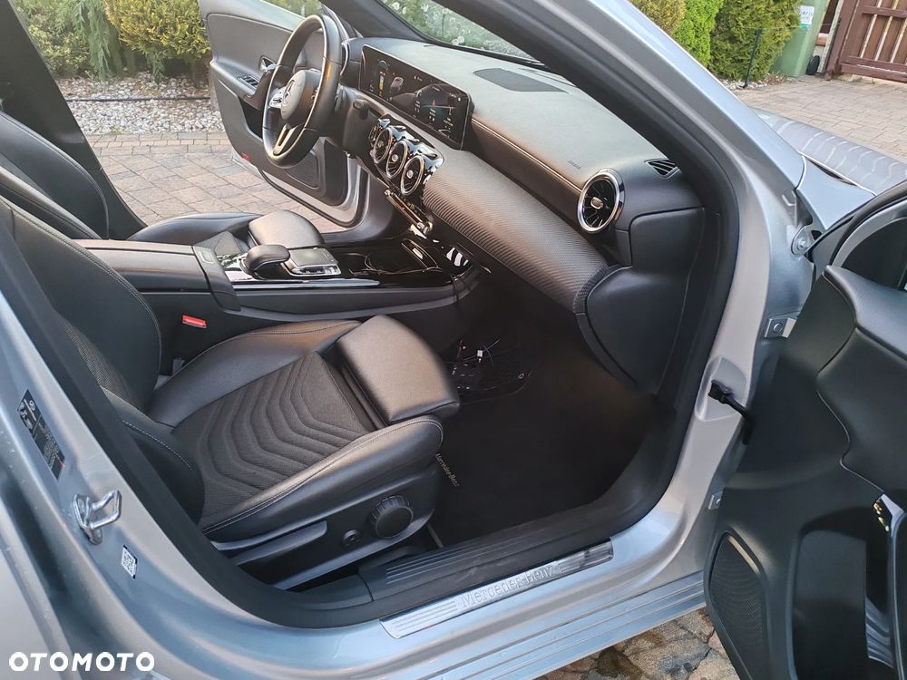 Mercedes-Benz Klasa A 180 d Progressive 7G-DCT - 21