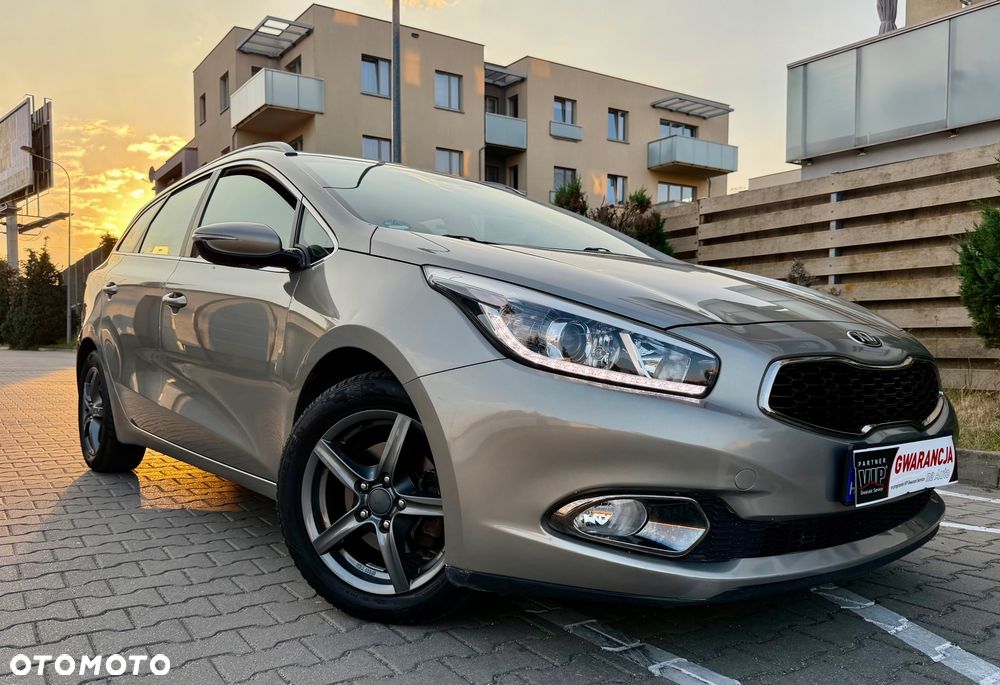 Kia Ceed 1.6 GDI Platinum Edition - 1