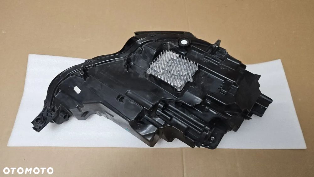 Lampy przednie prawa lewa Audi A3 S3 8Y 8Y0941033 8Y0941034 - 9