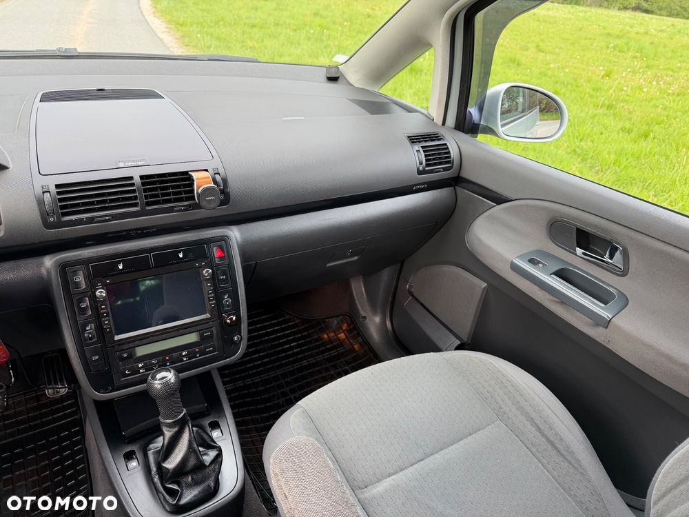 Volkswagen Sharan 1.9 TDI Comfortline Family - 11