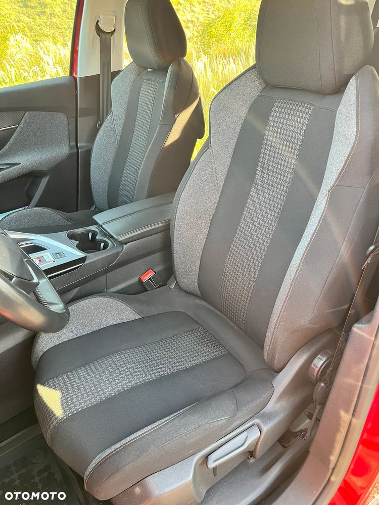 Peugeot 5008 1.5 BlueHDi Active S&S EAT8 - 29