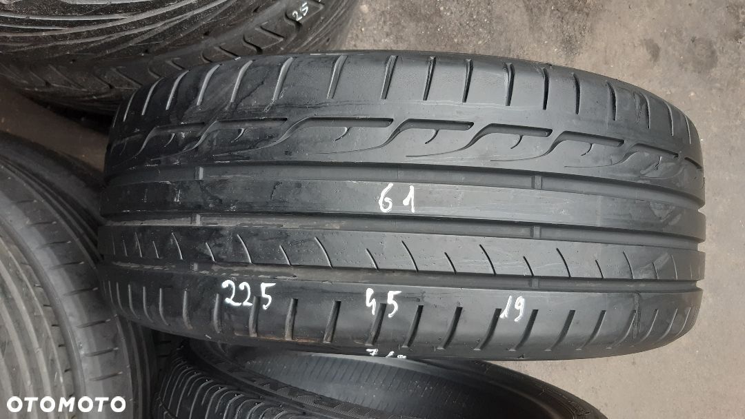 Dunlop 225/45/19 nr 61 - 1