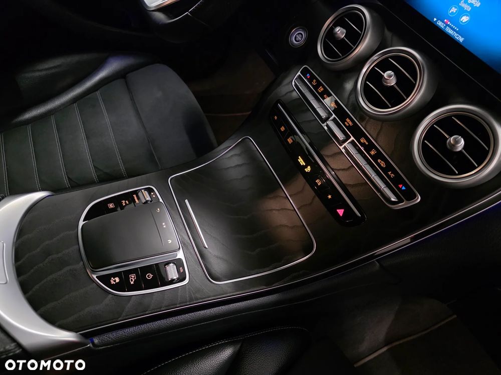 Mercedes-Benz GLC 300 de 4Matic 9G-TRONIC AMG Line Plus - 19