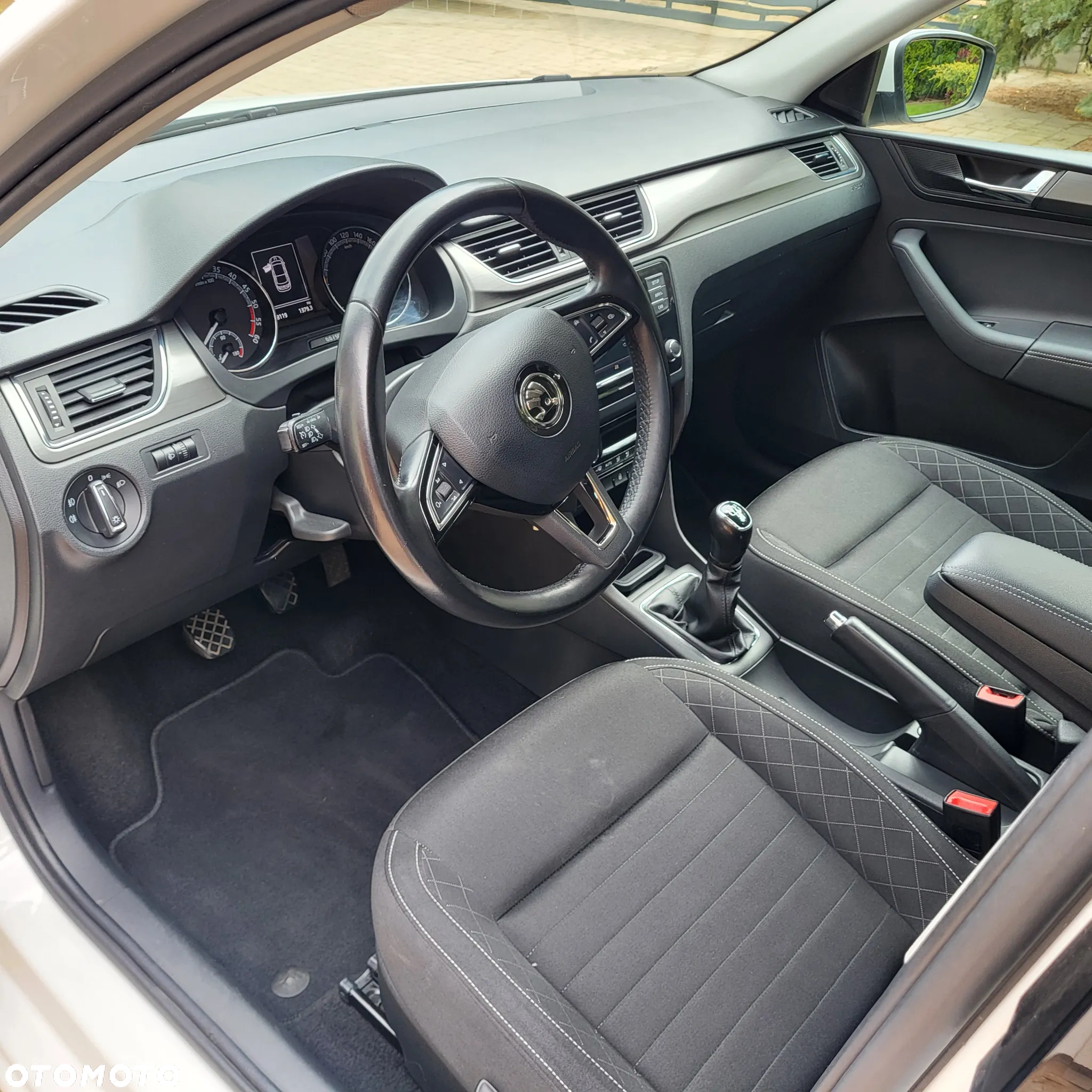 Skoda RAPID - 10