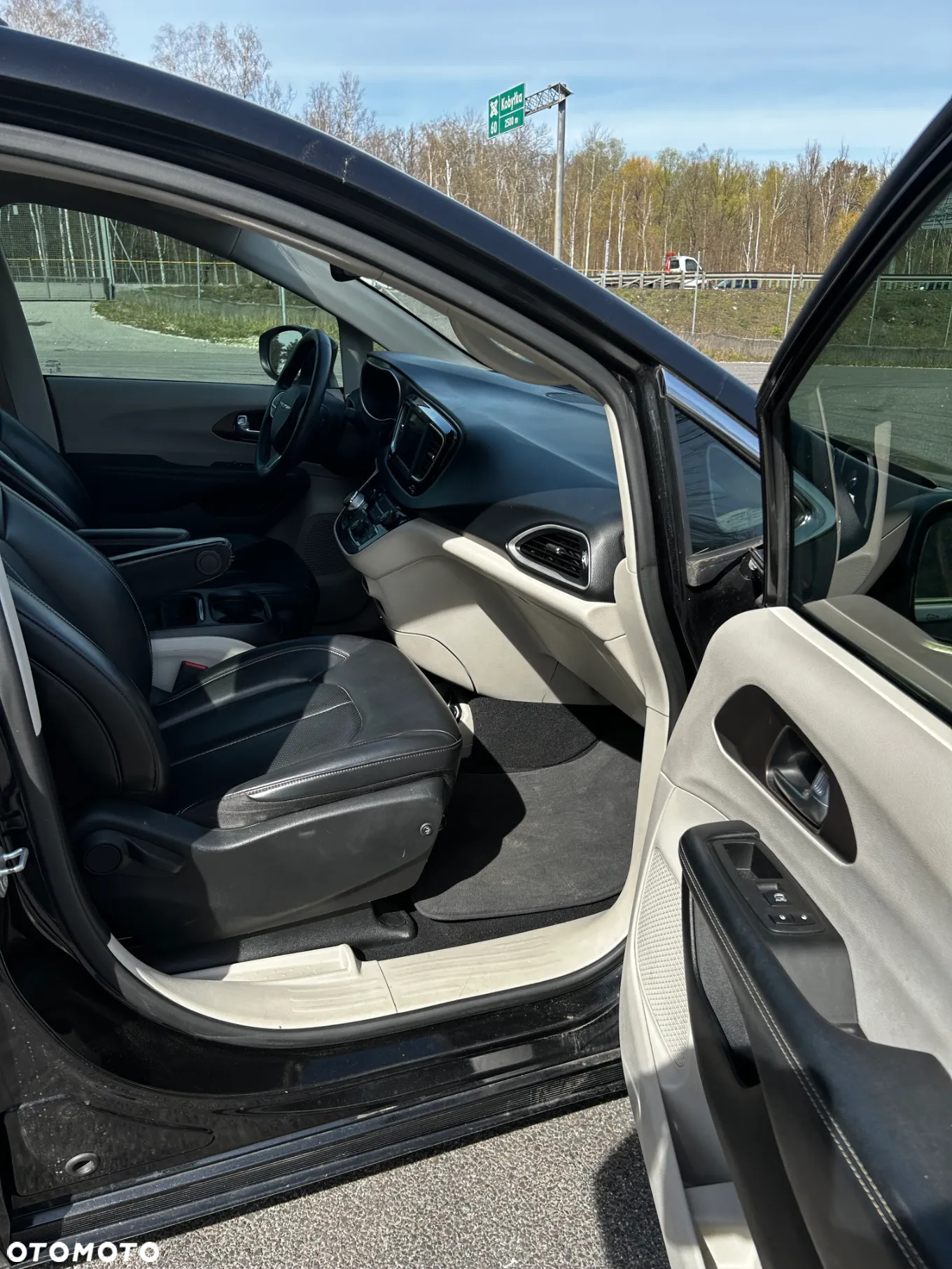 Chrysler Pacifica - 19