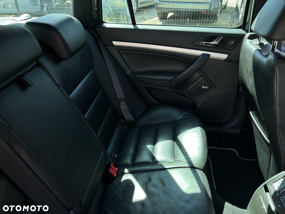 Skoda Octavia 2.0 TSI DSG RS - 22