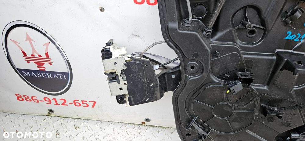 Dodge Durango III LIFT 2021-2025  Plansza drzwi przednia lewa Podnośnik szyby przód lewy Zamek drzwi przedni lewy Instalacja drzwi przednia lewa Sterownik drzwi przód lewy Czujnik uderzenia Airbag 68316561AD 68284055AA P68250661AC - 8