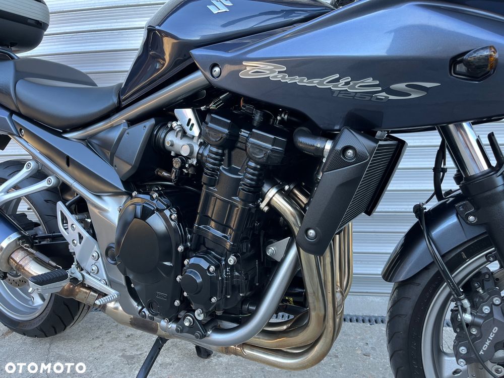 Suzuki Bandit - 27