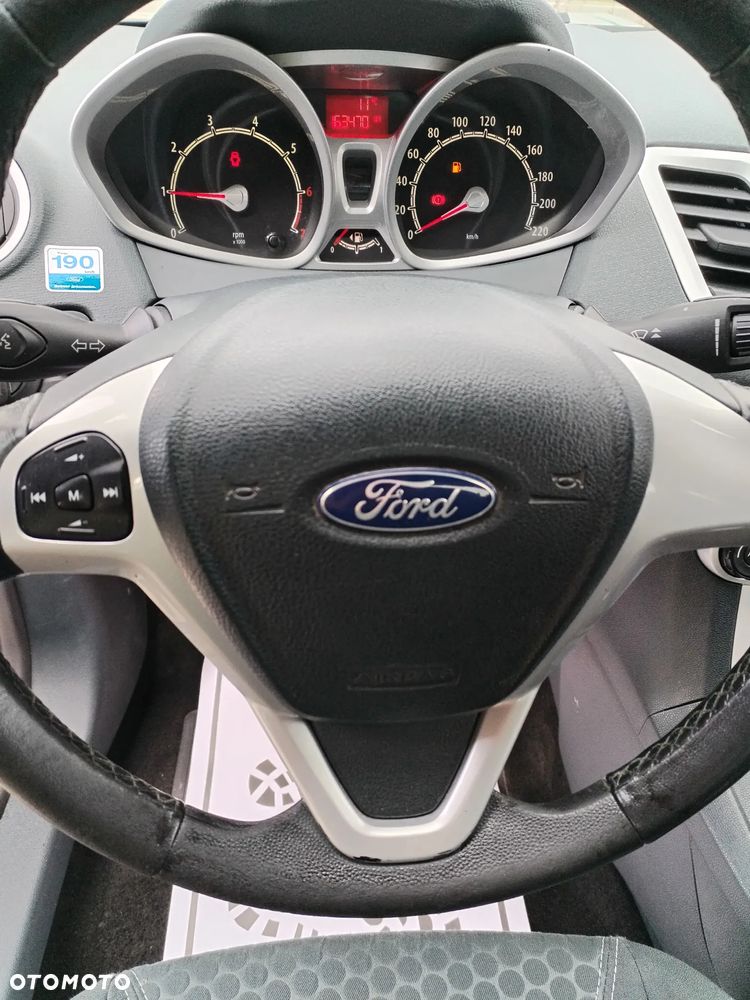 Ford Fiesta - 28
