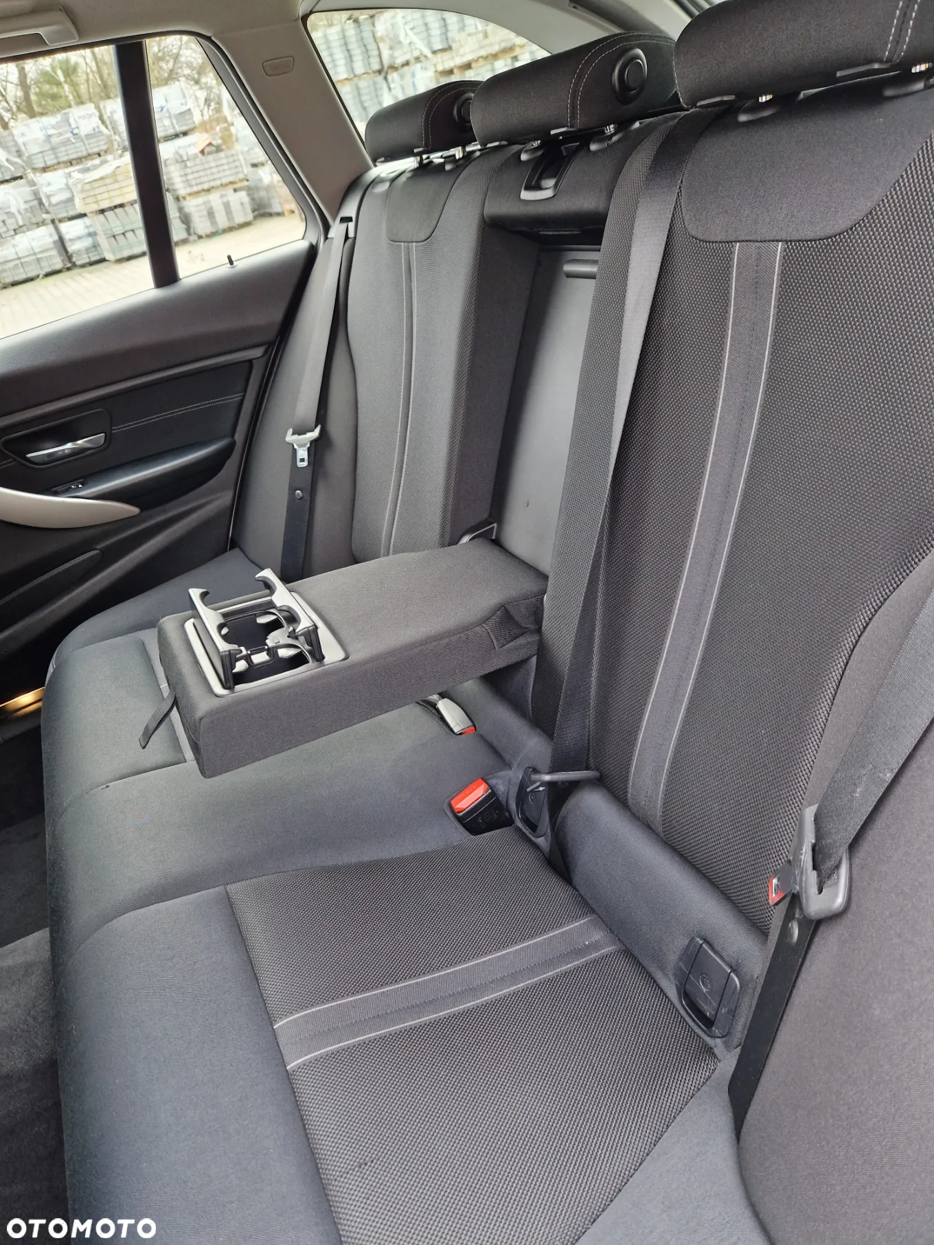 BMW Seria 3 318d Touring Advantage - 36