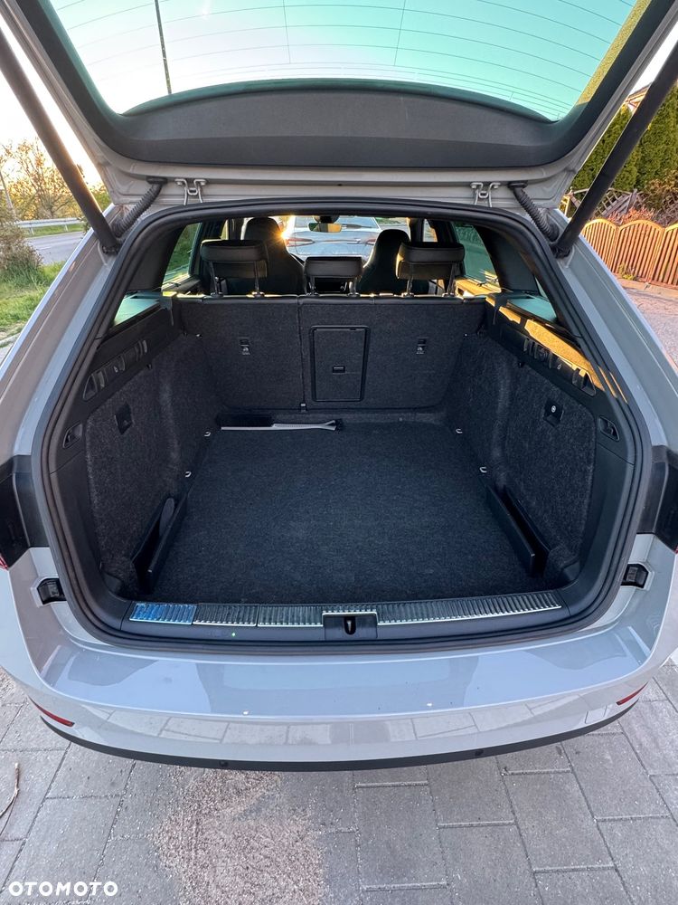 Skoda Superb 2.0 TDI SCR Sportline DSG - 11