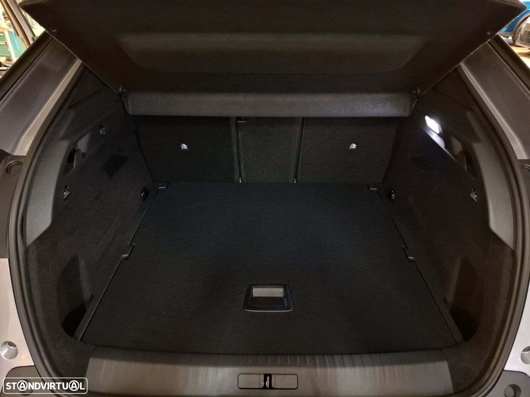 Peugeot E-3008 73 kWh Allure - 23