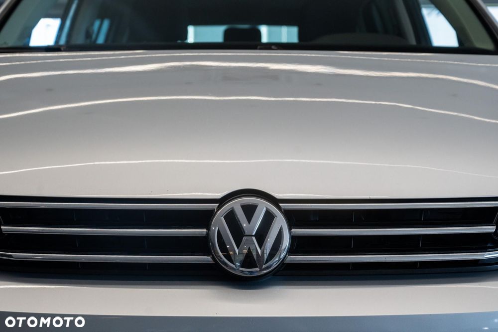 Volkswagen Touran - 37