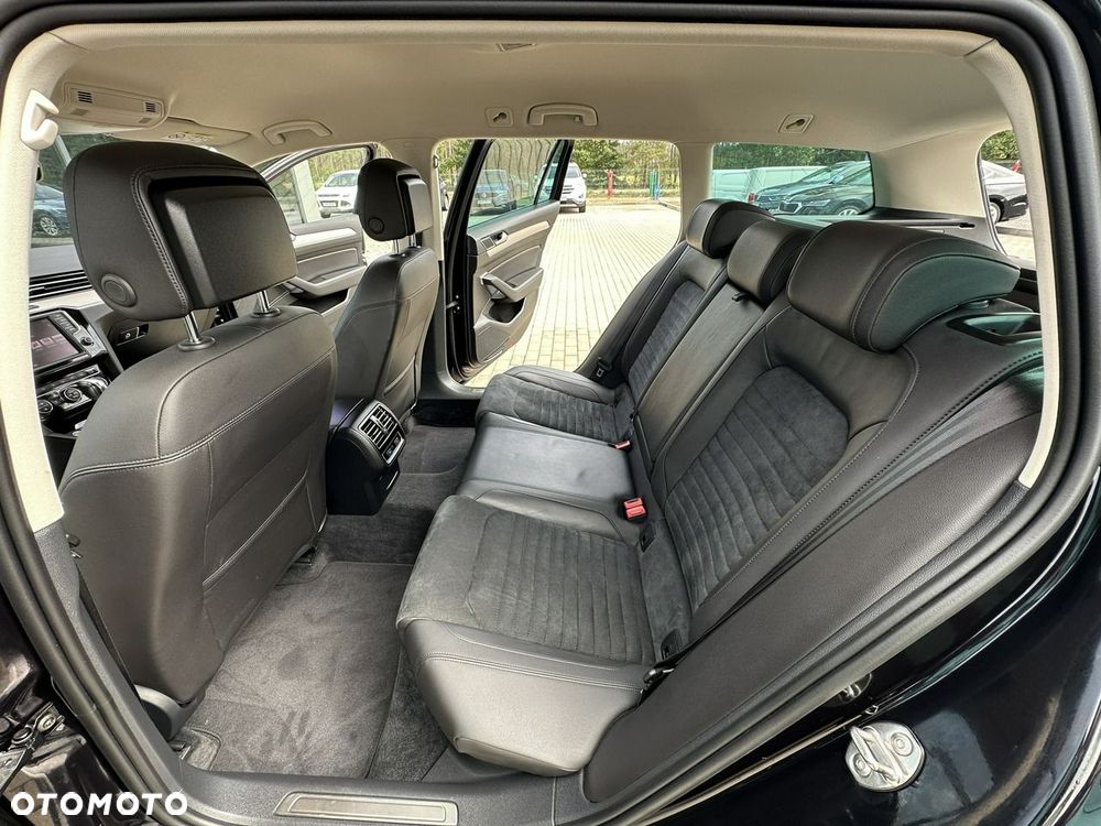 Volkswagen Passat Variant 2.0 TSI (BlueMotion Technology) DSG Highline - 12