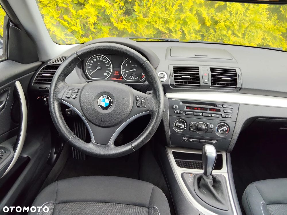 BMW Seria 1 120i Edition Sport - 11