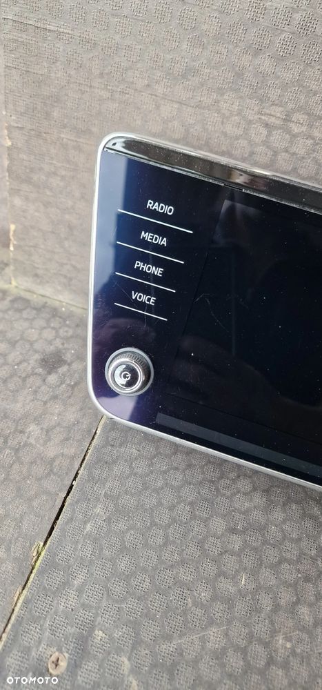 WYŚWIETLACZ EKRAN SKODA Superb III 3V0919605D - 2