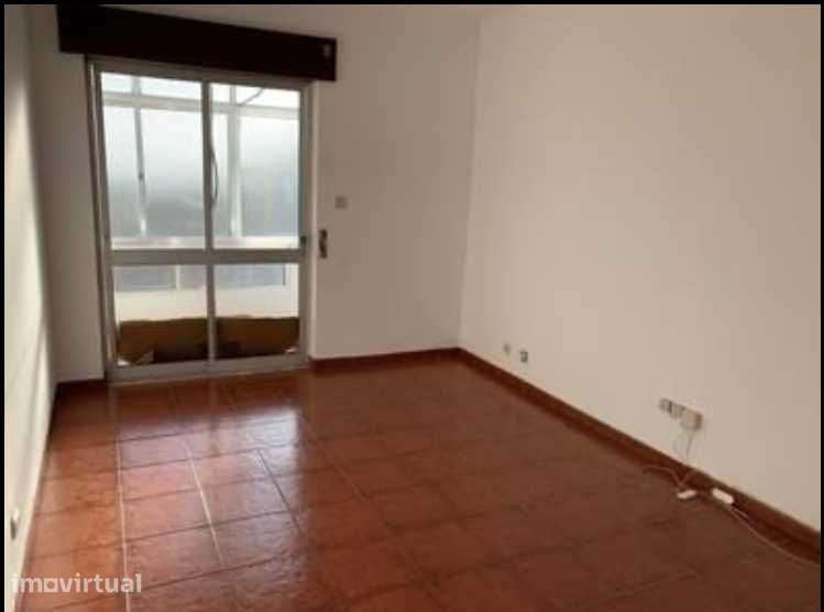 Arrenda-se Apartamento T2 em Vila Nova da Barquinha - Grande imagem: 2/9