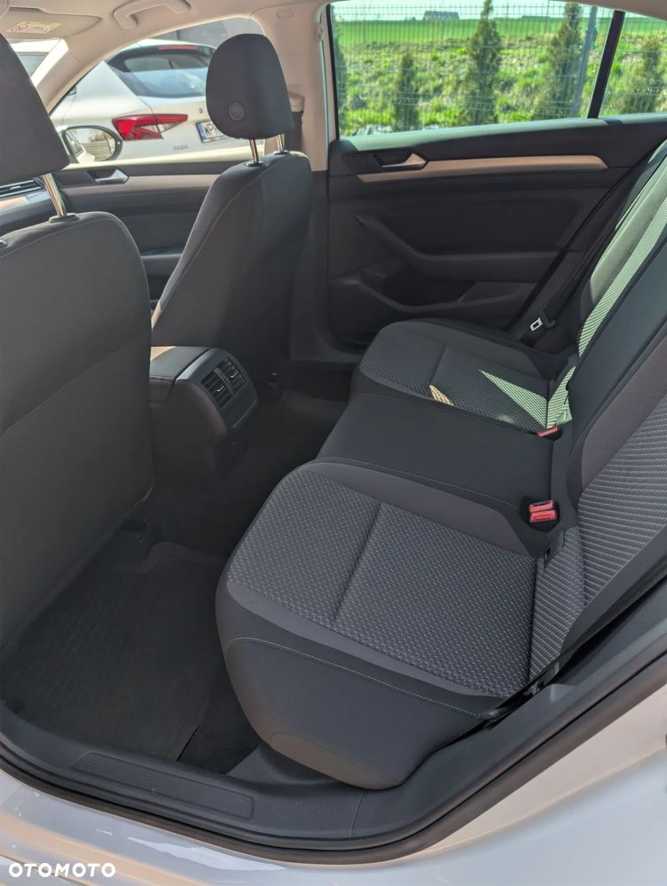 Volkswagen Passat 1.5 TSI EVO Essence DSG - 7