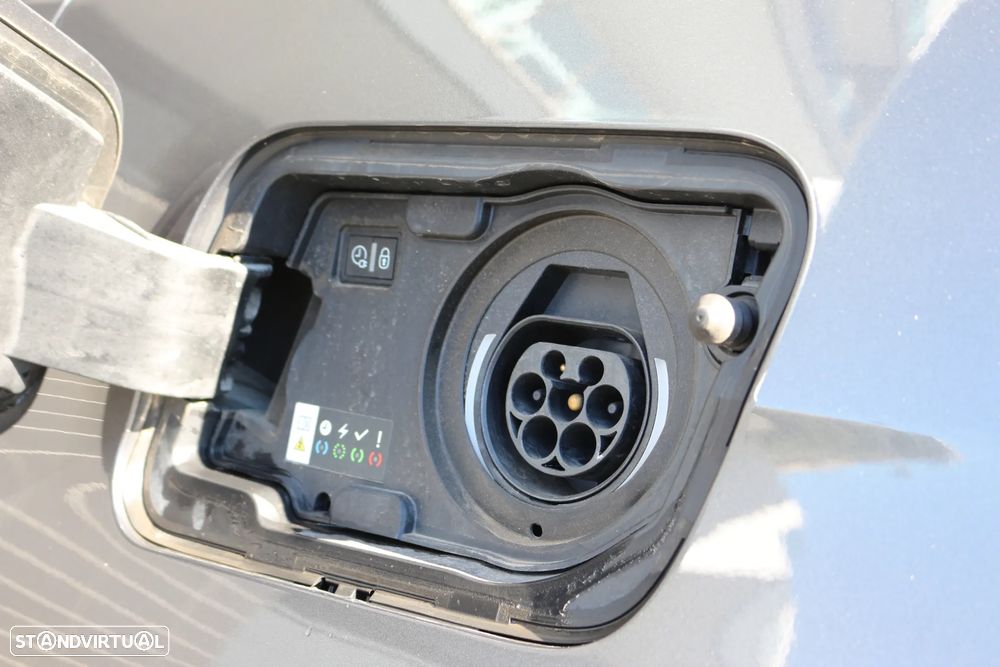 Peugeot 3008 1.6 Hybrid Allure Pack e-EAT8 - 34