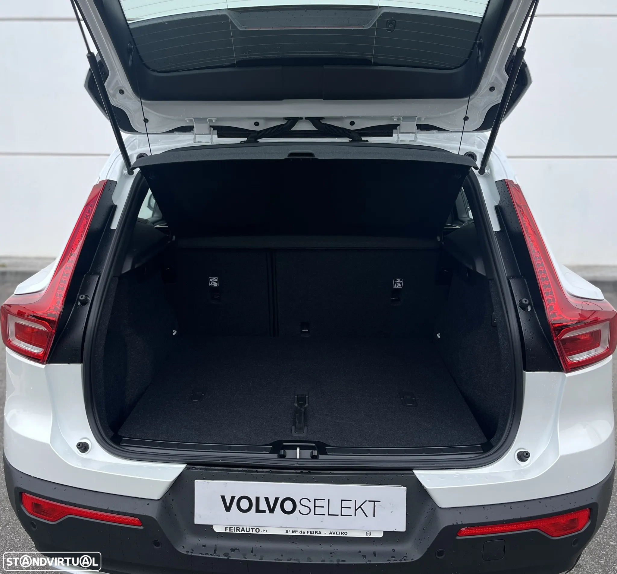 Volvo XC 40 2.0 B3 Essential - 13