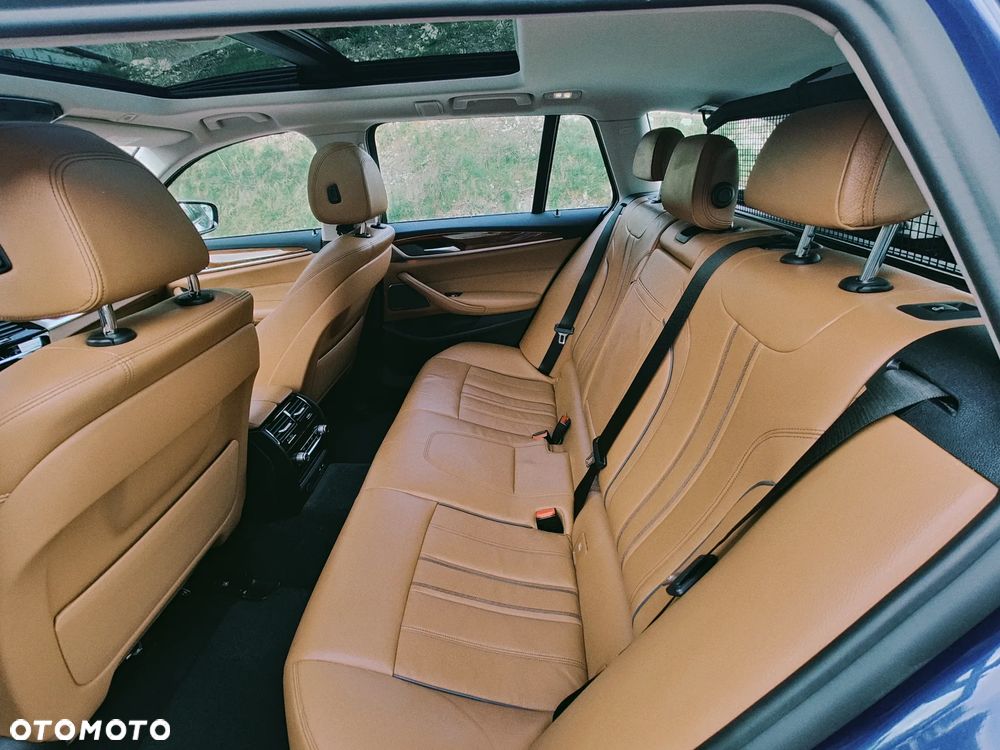 BMW Seria 5 540d xDrive mHEV - 10