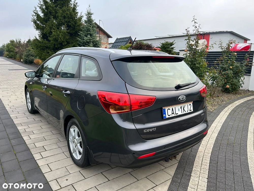 Kia Ceed - 4
