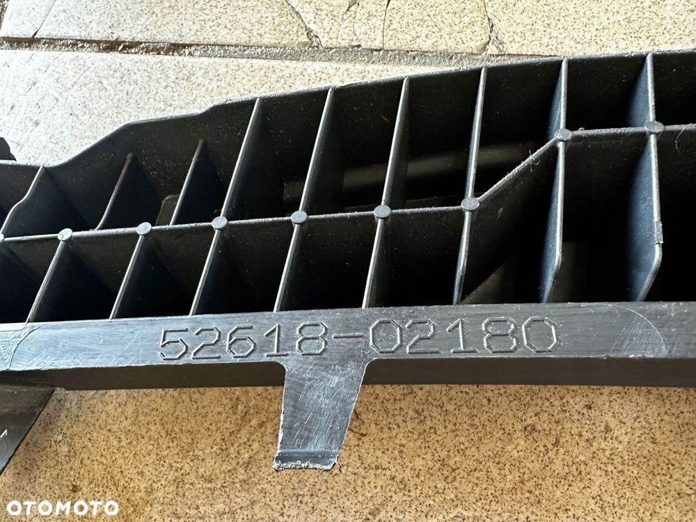 dolna belka zderzaka przedniego toyota corolla e21 2018- 52618-02180 - 9