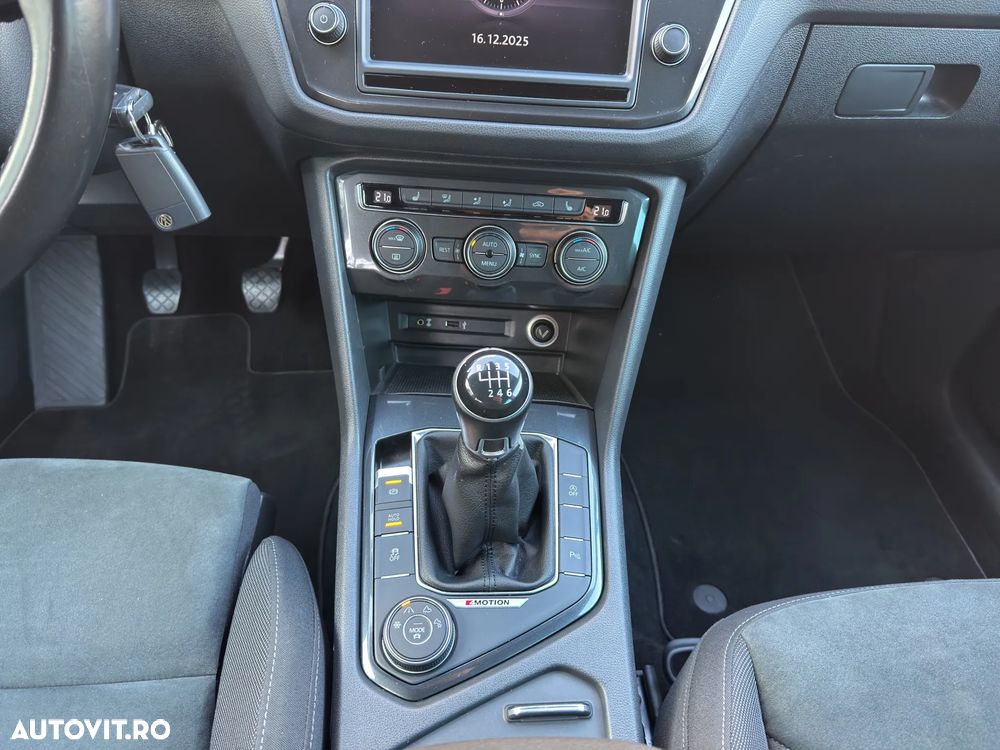 Volkswagen Tiguan 2.0 TDI 4Mot Comfortline - 15