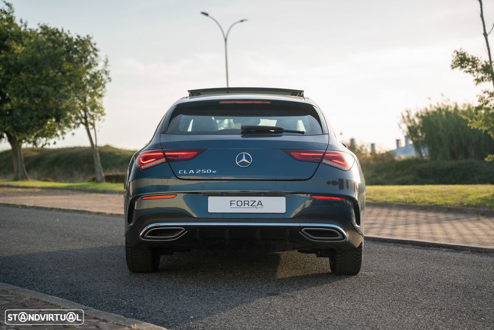 Mercedes-Benz CLA 250 e 8G-DCT AMG Line - 5