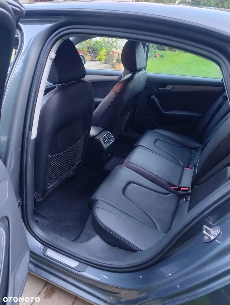 Audi A4 Limousine - 12
