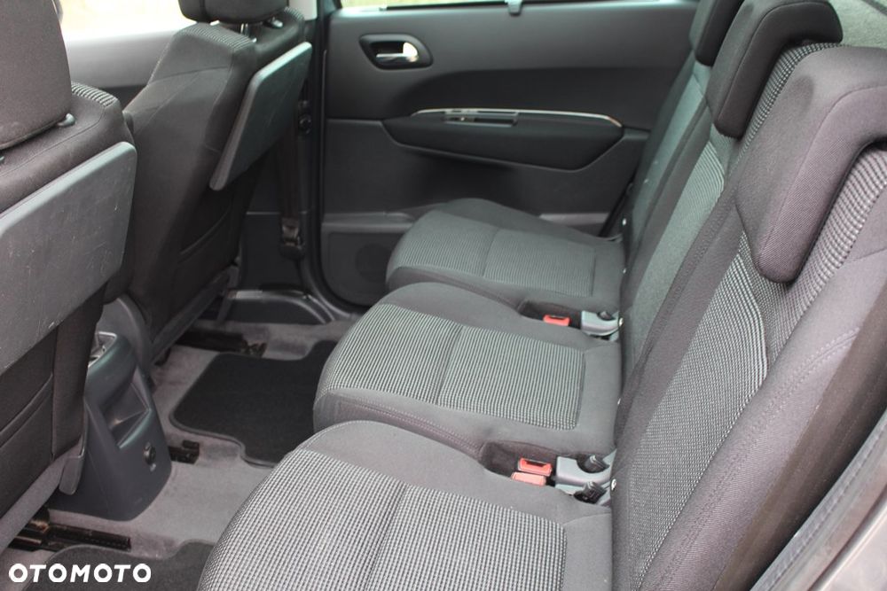 Peugeot 5008 - 13