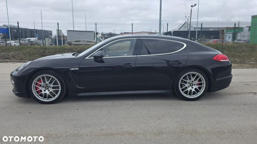 Porsche Panamera - 4